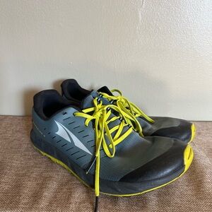 Altra Superior 5 Black and Yellow Athletic Shoes